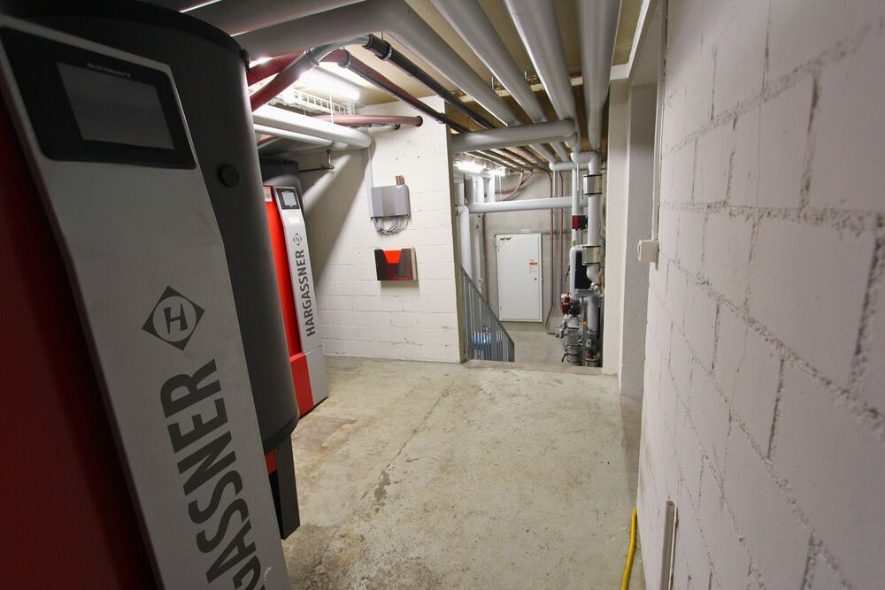 PB2: Nicht grösser als früher: Die Pelletheizung nutzt den Platz der alten Ölanlage.